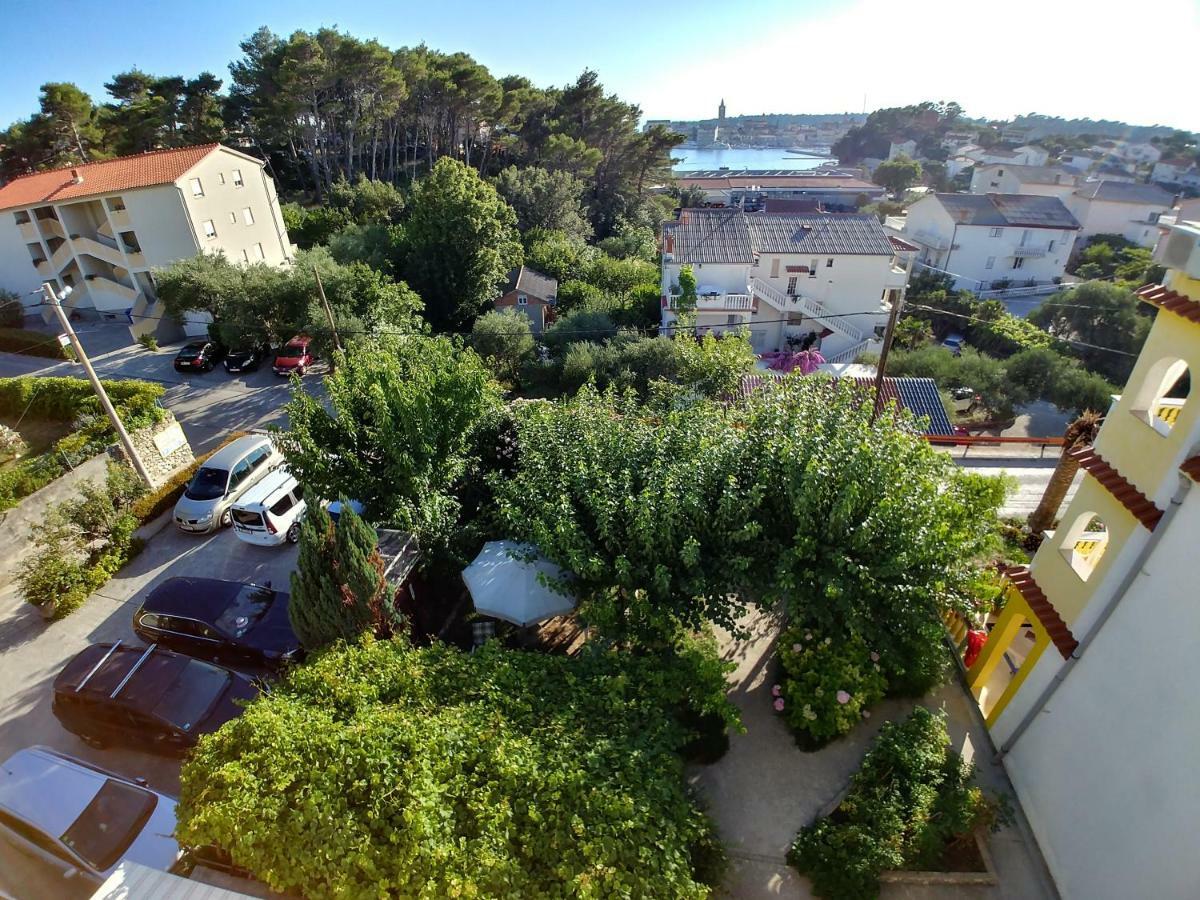 Apartments Mare Banjol Extérieur photo